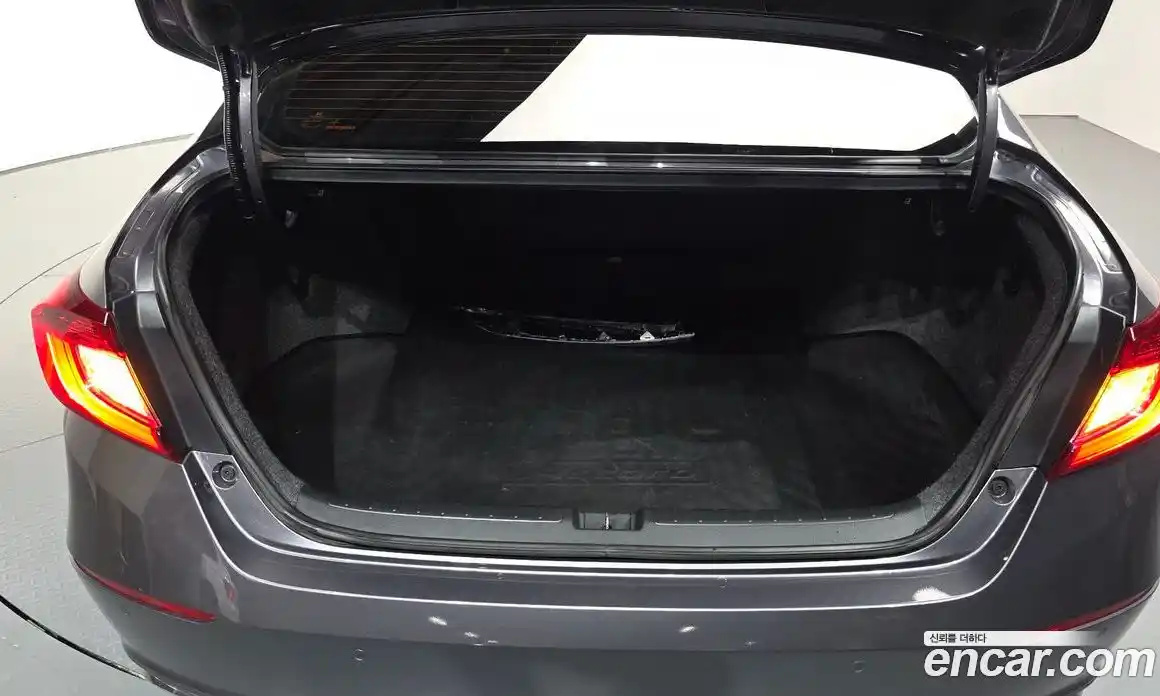 Honda Accord 2018 2.0 Автомат в Москве № 170672, фото 3