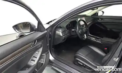 Honda Accord 2018 2.0 Автомат в Москве № 170672, миниатюра 9