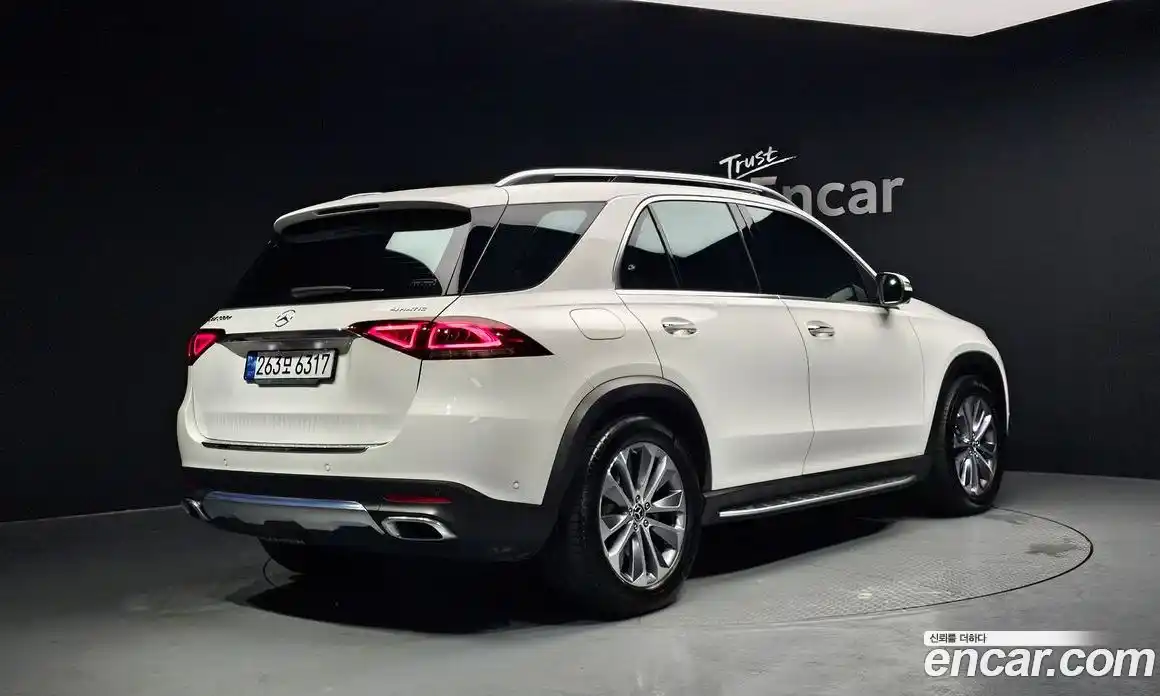 Mercedes-Benz GLE-Class 2022 2.0 Автомат в Москве № 178381, фото 2