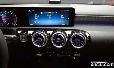 Mercedes-Benz A-Class 2025 2.0 Автомат в Москве № 193534, миниатюра 3