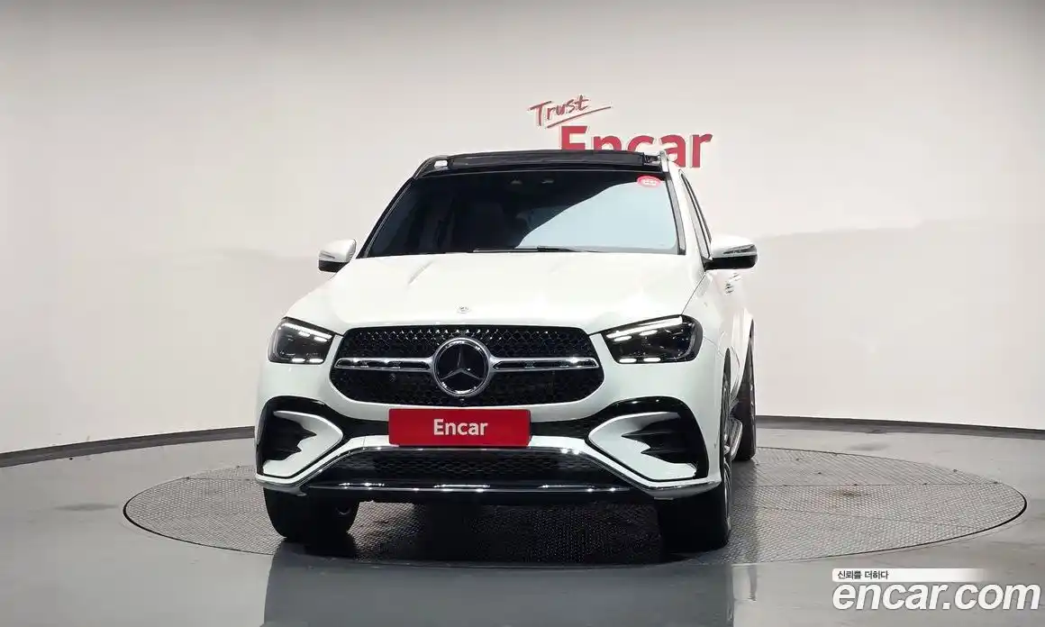 Mercedes-Benz GLE-Class 2025 3.0 Автомат в Москве № 193847, фото 2