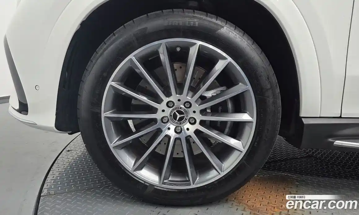 Mercedes-Benz GLE-Class 2025 3.0 Автомат в Москве № 193847, фото 4