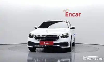 Mercedes-Benz E-Class 2021 2.0 Автомат в Москве № 195594, миниатюра 2