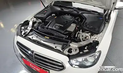 Mercedes-Benz E-Class 2021 2.0 Автомат в Москве № 195594, миниатюра 3