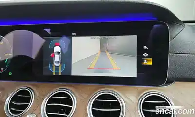 Mercedes-Benz E-Class 2021 2.0 Автомат в Москве № 195594, миниатюра 4