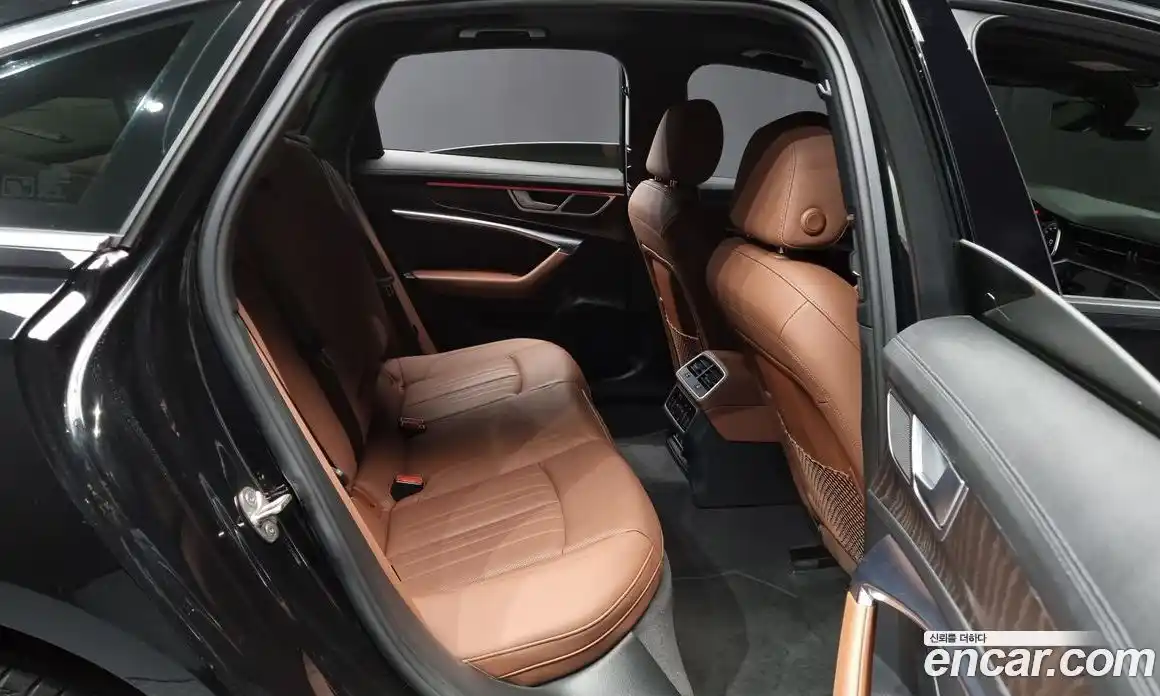 Audi A6 2023 2.0 Автомат в Москве № 196242, фото 2