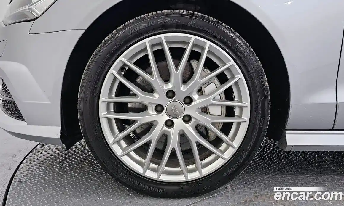 Audi A6 2018 2.0 Автомат в Москве № 196531, фото 3