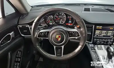 Porsche Panamera, 2015