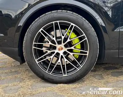 Porsche Cayenne 2025 3.0 Автомат в Москве № 197850, миниатюра 9