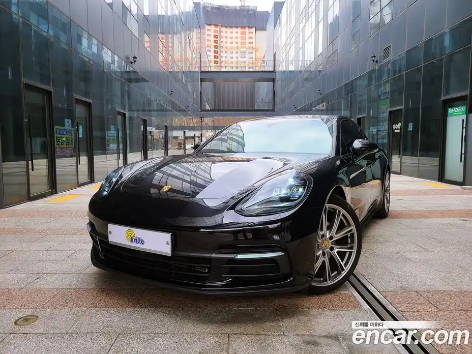 Porsche Panamera 2018 3.0 Автомат в Москве № 197950, фото 1