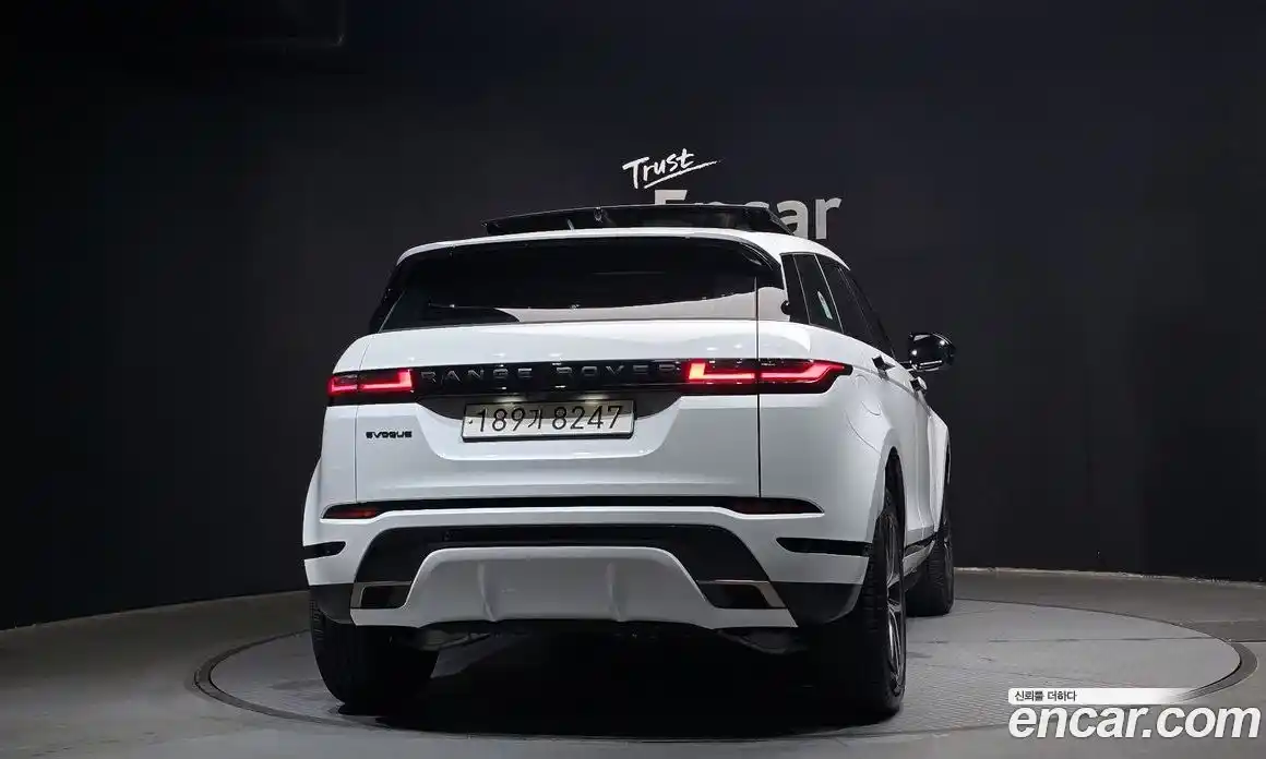 Land Rover Range-Rover Evoque 2024 2.0 Автомат в Москве № 198079, фото 4