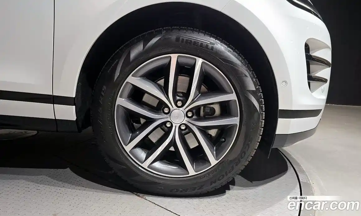 Land Rover Range-Rover Evoque 2024 2.0 Автомат в Москве № 198079, фото 5