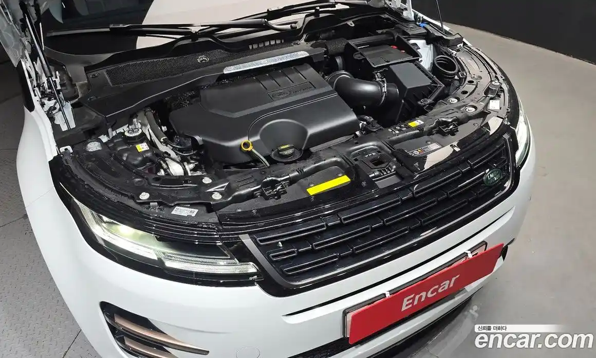 Land Rover Range-Rover Evoque 2024 2.0 Автомат в Москве № 198079, фото 6