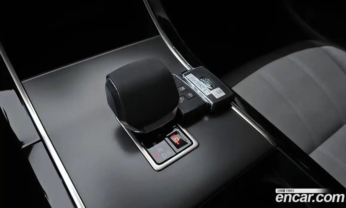 Land Rover Range-Rover Evoque 2024 2.0 Автомат в Москве № 198079, фото 9