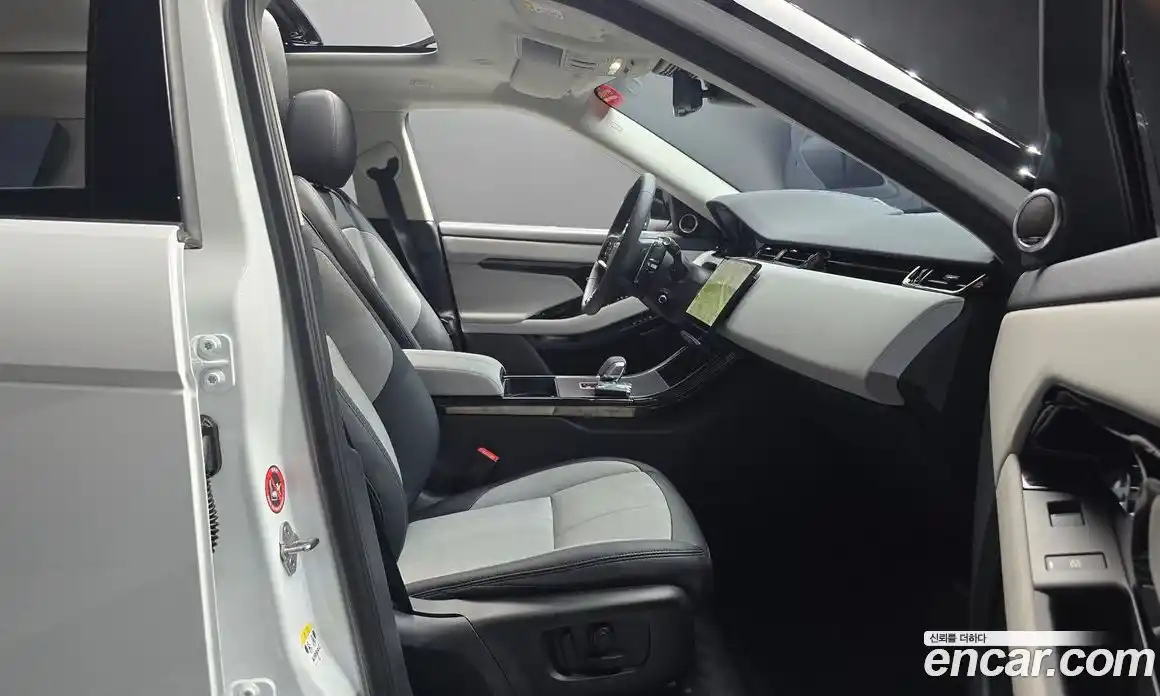 Land Rover Range-Rover Evoque 2024 2.0 Автомат в Москве № 198079, фото 10