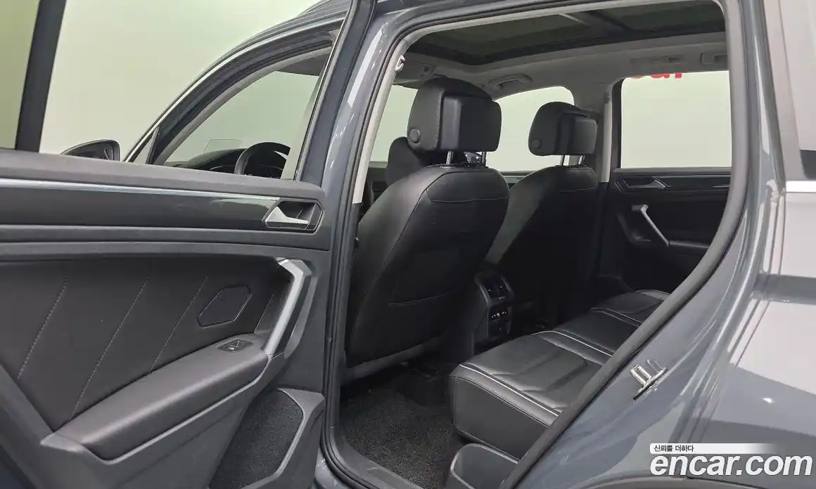 Volkswagen Tiguan 2022 2.0 Автомат в Москве № 199036, фото 17