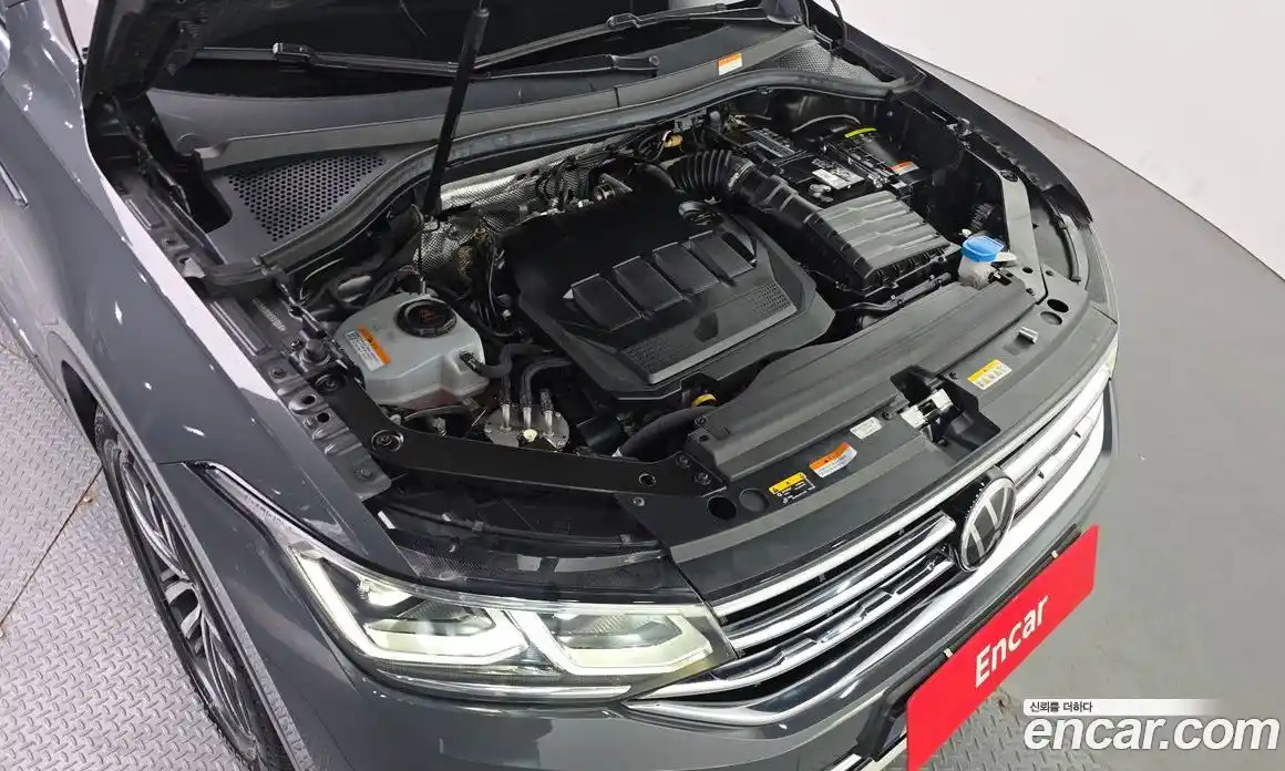 Volkswagen Tiguan 2022 2.0 Автомат в Москве № 199036, фото 6