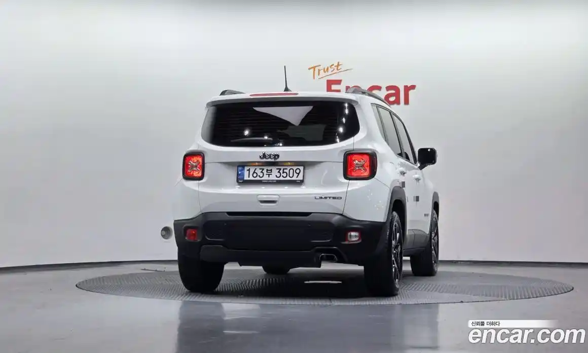 Jeep Renegade 2022 1.3 Автомат в Москве № 199435, фото 4
