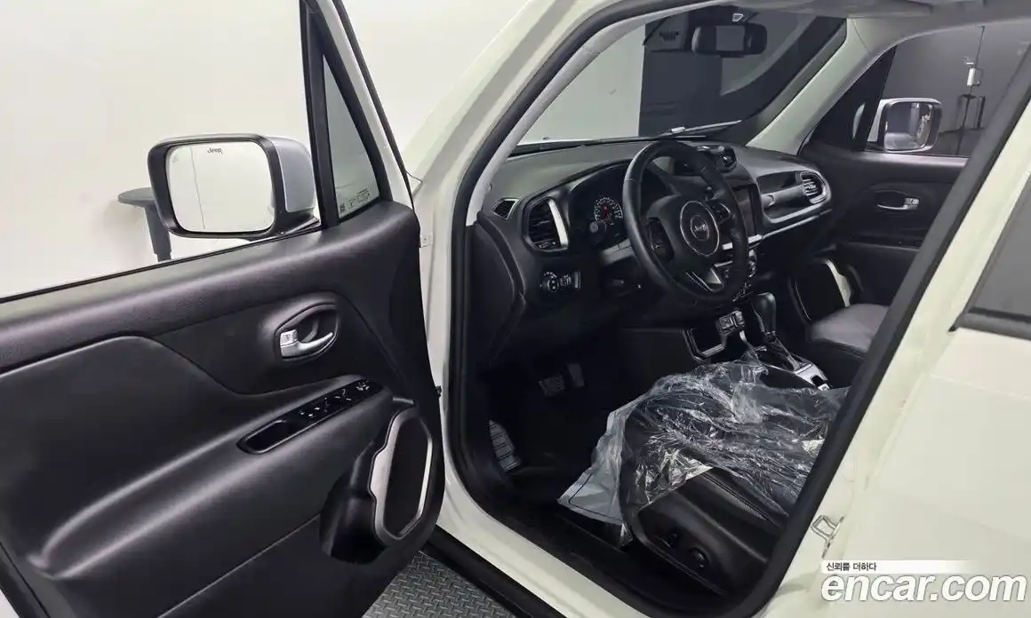 Jeep Renegade 2022 1.3 Автомат в Москве № 199435, фото 9