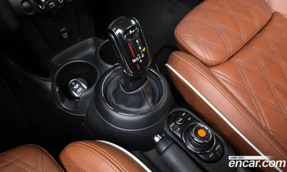 Mini Cooper Convertible 2021 2.0 Автомат в Москве № 200972, фото 18