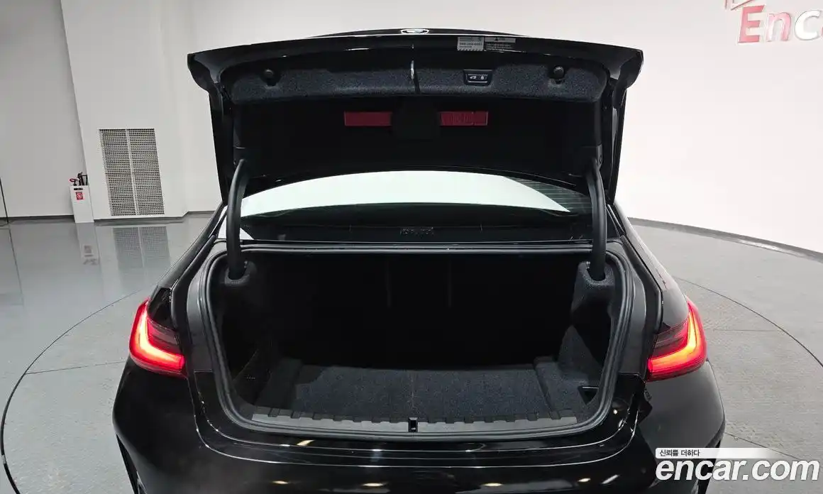 BMW 3-Series 2024 2.0 Автомат в Москве № 210358, фото 3