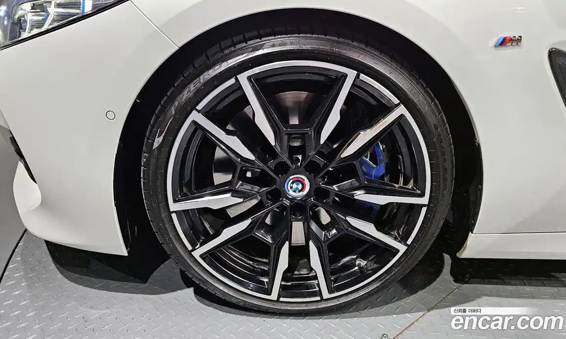 BMW 8-Series 2023 4.4 Автомат в Москве № 211079, фото 3