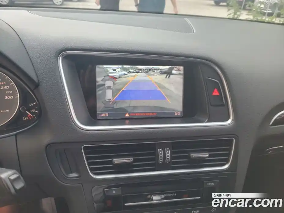 Audi SQ5 2015 3.0 Автомат в Москве № 212581, фото 15