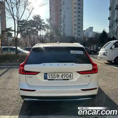 Volvo V60 2023 2.0 Автомат в Москве № 212859, миниатюра 4