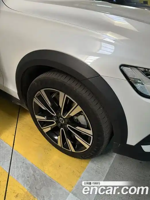 Volvo V60 2023 2.0 Автомат в Москве № 212859, фото 8