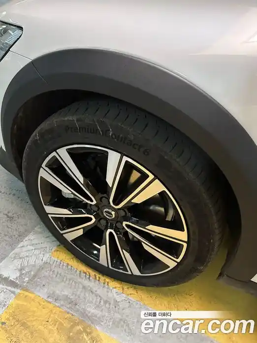 Volvo V60 2023 2.0 Автомат в Москве № 212859, фото 9