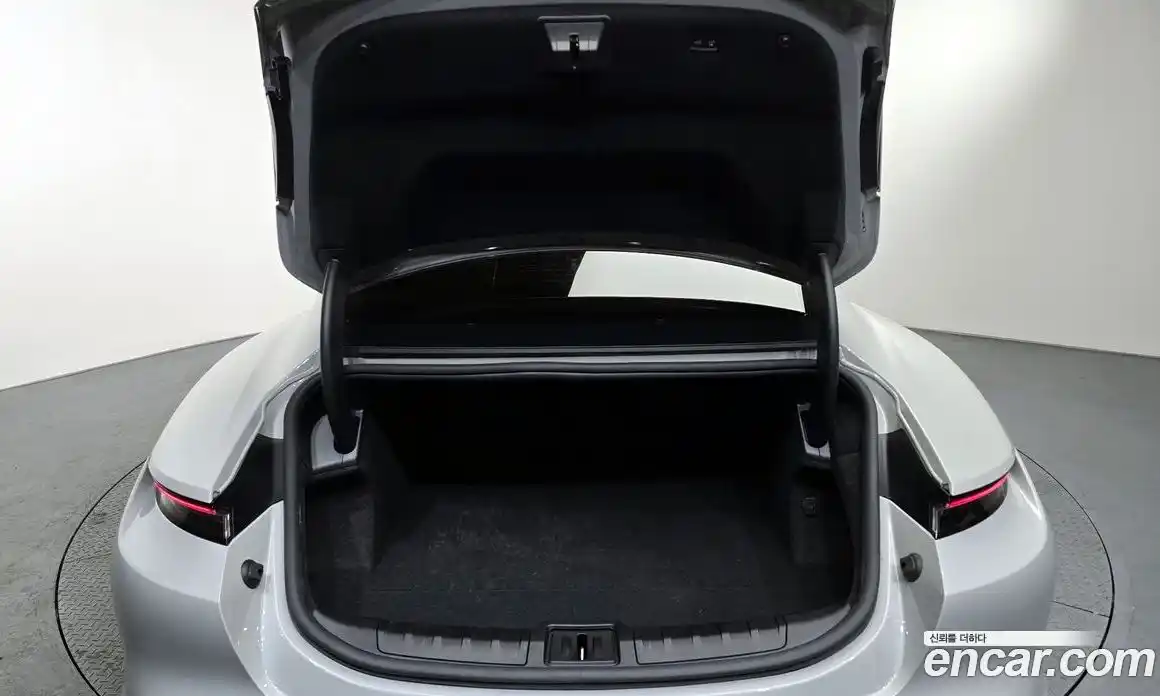 Porsche Taycan 2022 0.1 Автомат в Москве № 213116, фото 1