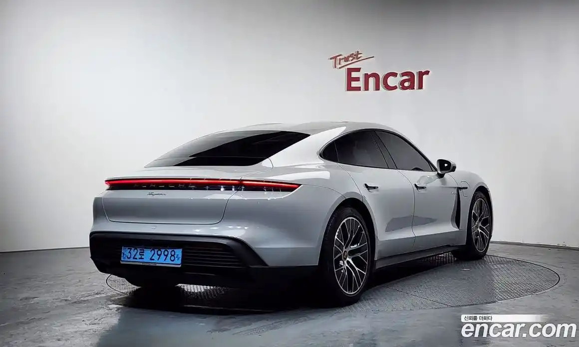 Porsche Taycan 2022 0.1 Автомат в Москве № 213116, фото 9