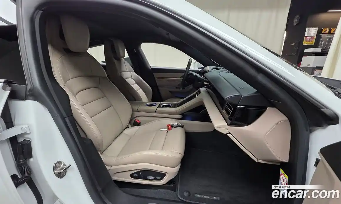 Porsche Taycan 2022 0.1 Автомат в Москве № 213206, фото 10