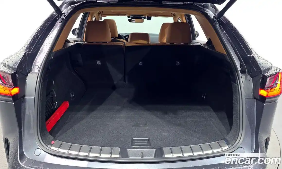 Lexus NX 2024 2.5 Автомат в Москве № 214656, фото 9