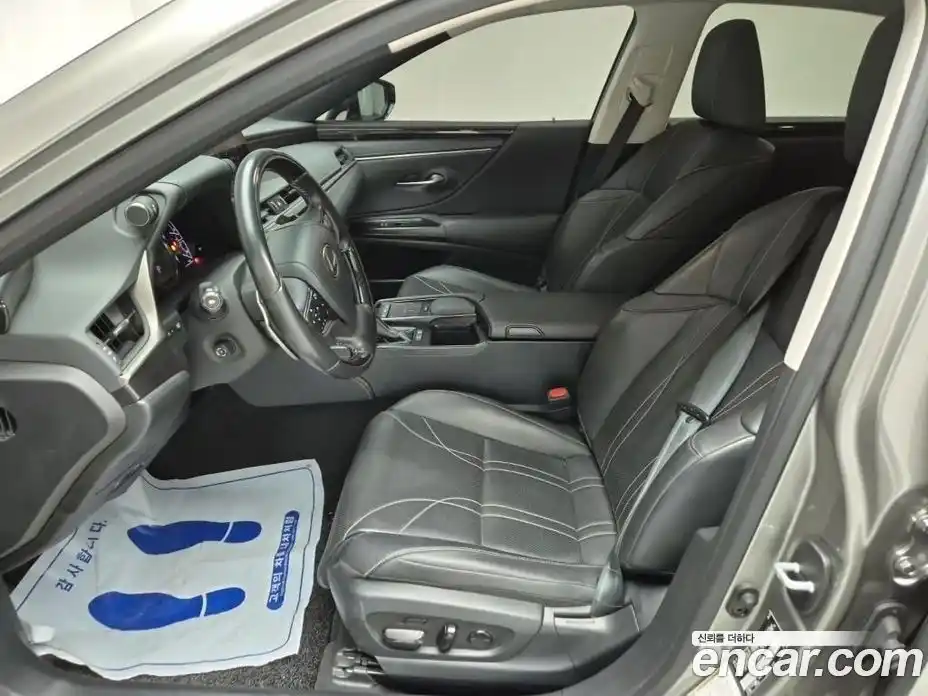 Lexus ES 2020 2.5 Автомат в Москве № 214833, фото 11