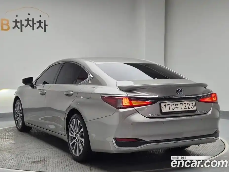 Lexus ES 2020 2.5 Автомат в Москве № 214833, фото 2