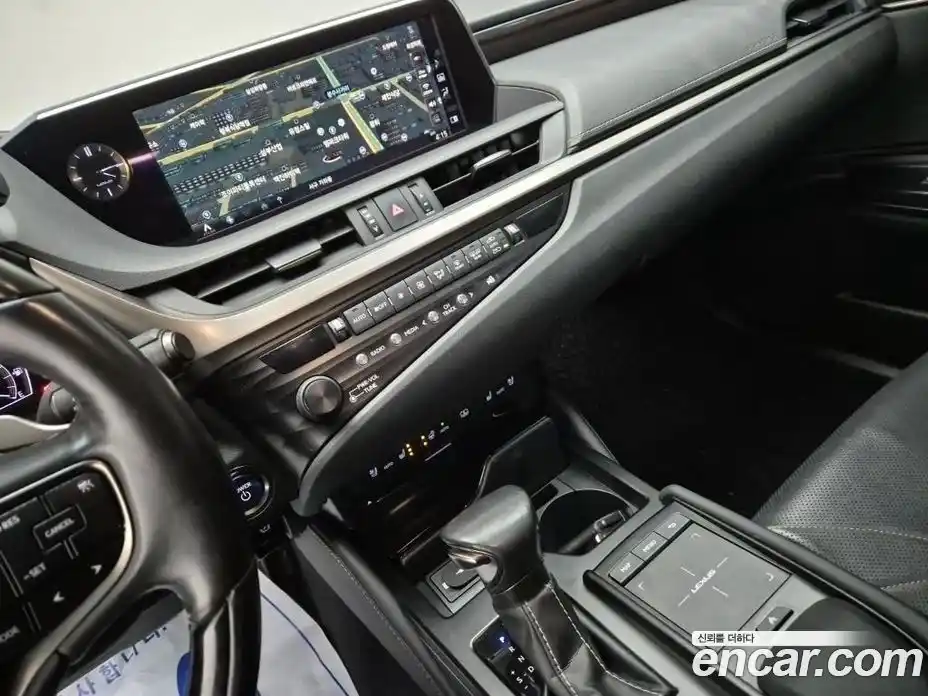 Lexus ES 2020 2.5 Автомат в Москве № 214833, фото 10