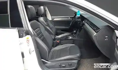 Volkswagen Arteon 2019 2.0 Автомат в Москве № 215273, миниатюра 11