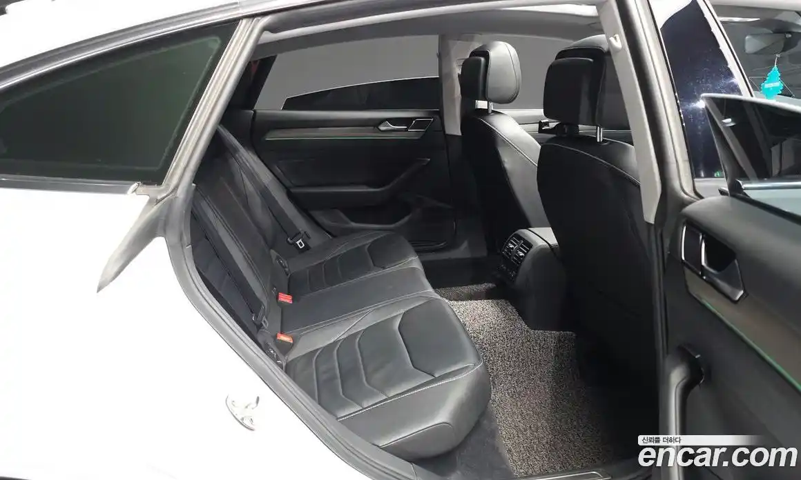 Volkswagen Arteon 2019 2.0 Автомат в Москве № 215273, фото 12