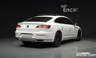 Volkswagen Arteon 2019 2.0 Автомат в Москве № 215273, миниатюра 2