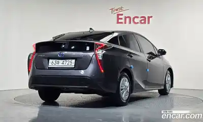 Toyota Prius 2018 1.8 Автомат в Москве № 215530, миниатюра 2