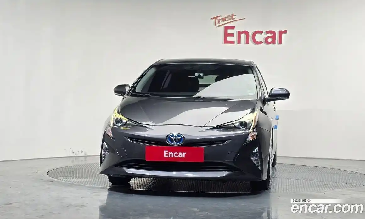 Toyota Prius 2018 1.8 Автомат в Москве № 215530, фото 3