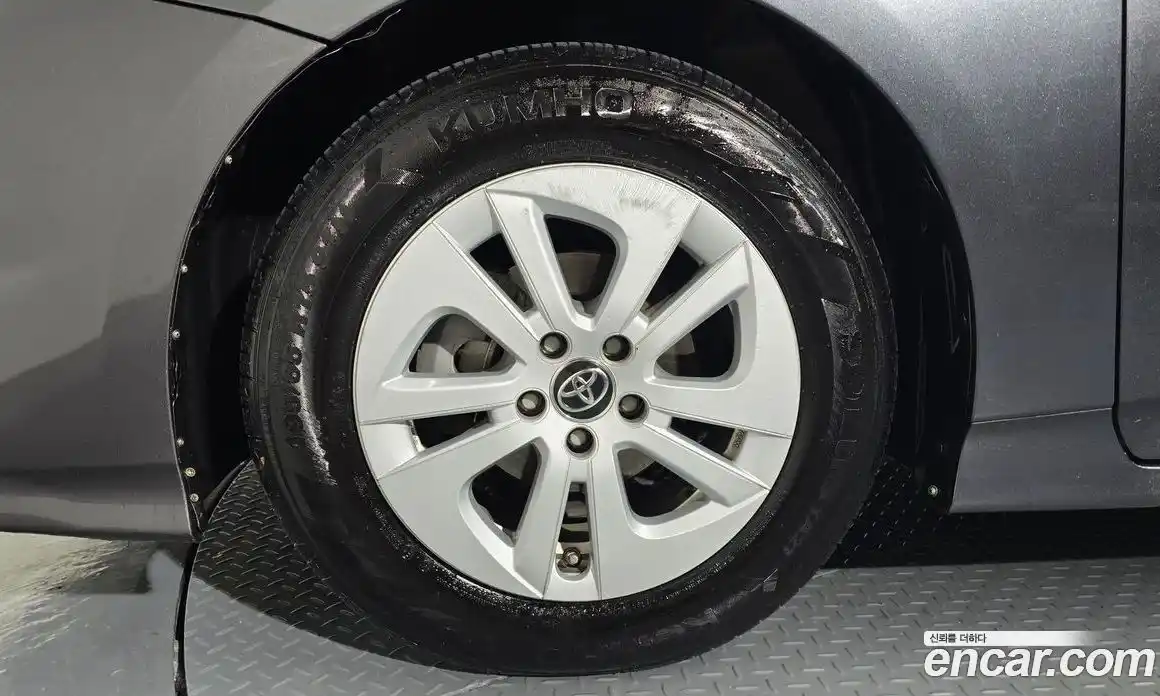 Toyota Prius 2018 1.8 Автомат в Москве № 215530, фото 5