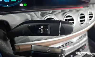 Mercedes-Benz E-Class 2023 2.0 Автомат в Москве № 220640, миниатюра 3