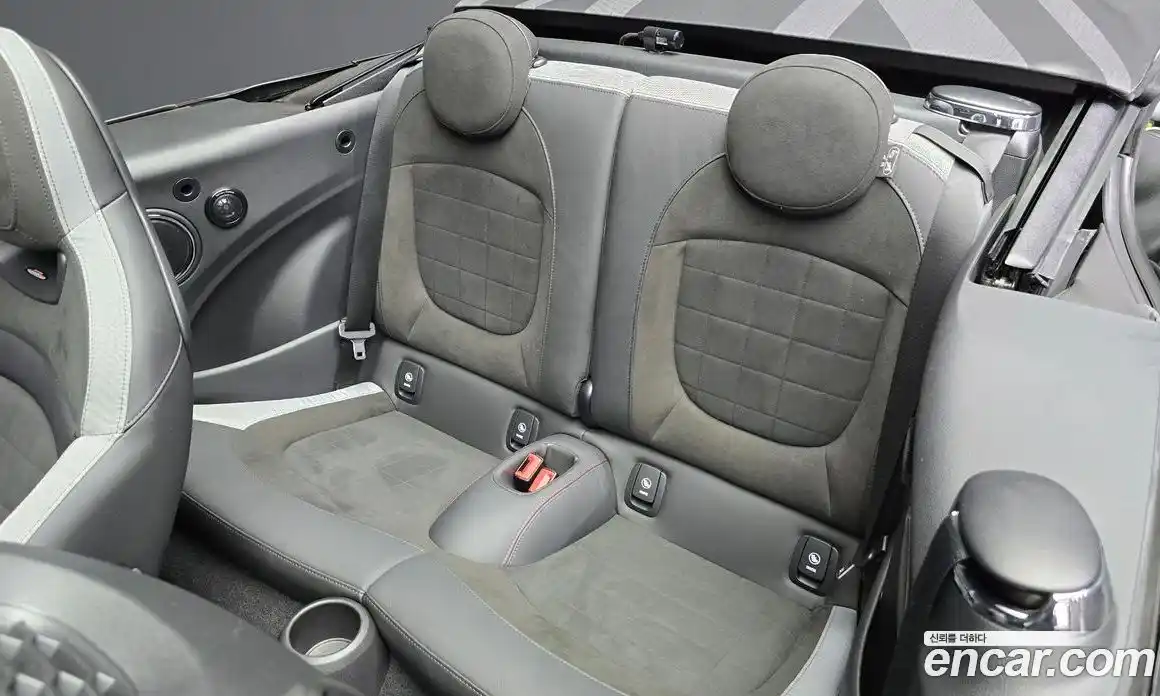 Mini Cooper Convertible 2020 2.0 Автомат в Москве № 223743, фото 18