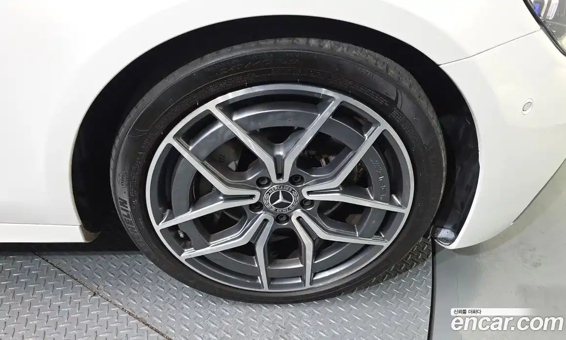 Mercedes-Benz E-Class 2021 1.9 Автомат в Москве № 225185, фото 10