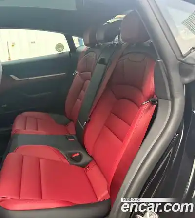 Porsche Taycan 2023 5.0 Автомат в Москве № 231082, миниатюра 5