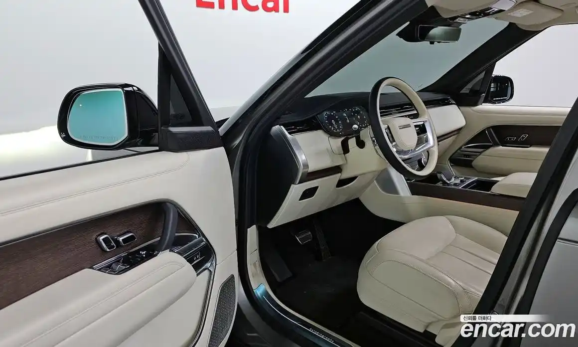 Land Rover Range-Rover 2023 4.4 Автомат в Москве № 231245, фото 11