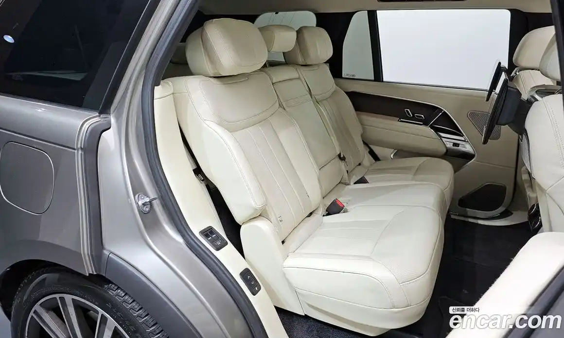 Land Rover Range-Rover 2023 4.4 Автомат в Москве № 231245, фото 12