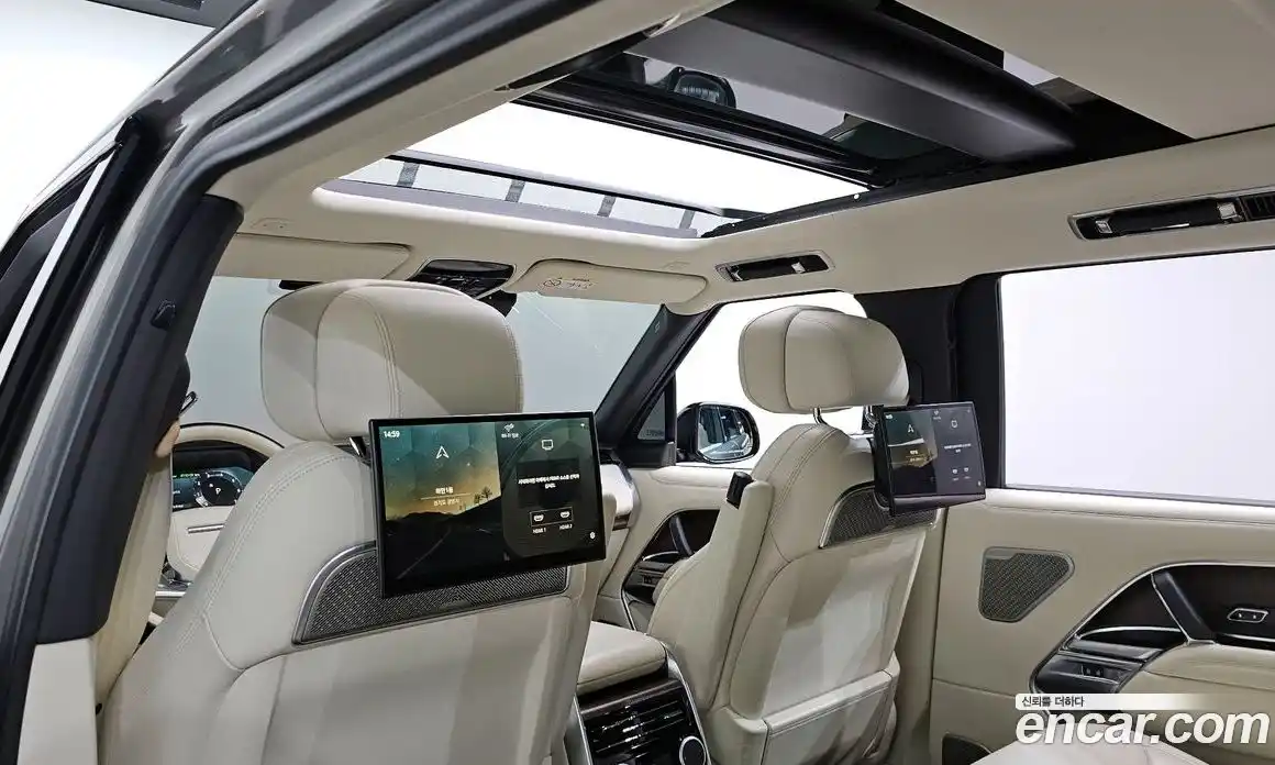 Land Rover Range-Rover 2023 4.4 Автомат в Москве № 231245, фото 18